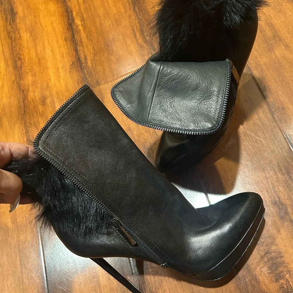 Rachel Zoe Black leather and faux fur Heeled Boots Sleek Design - Picture 5 of 6